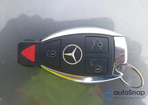 2015 Mercedes-Benz E 350 4Matic z USA, uszkodzony, nr VIN WDDHF8JB9FB112590